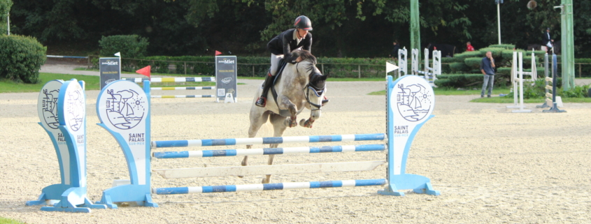 Johann et Jersey sautent par dessus un obstacle à St palais sur Mer 2025